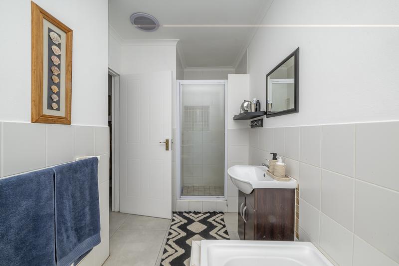 3 Bedroom Property for Sale in Uitzicht Western Cape